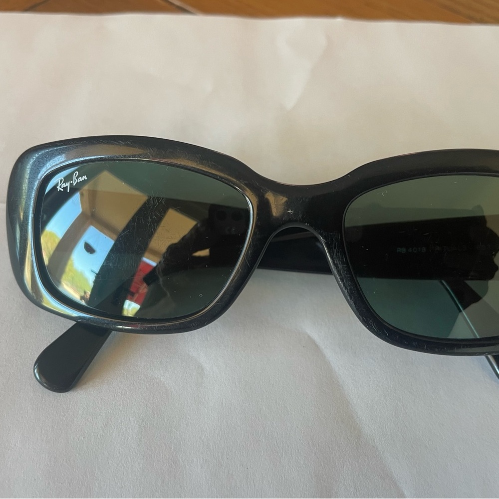 Pre owned Ray-Ban Black Sunglasses